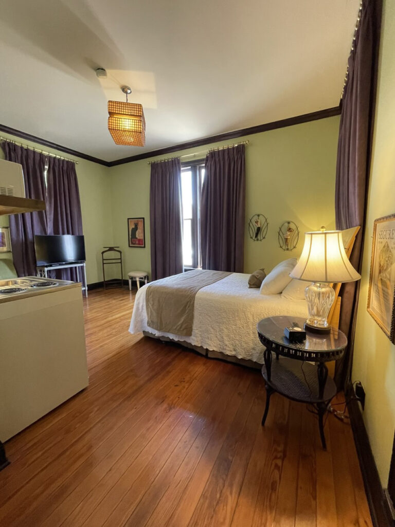 Suite 24
