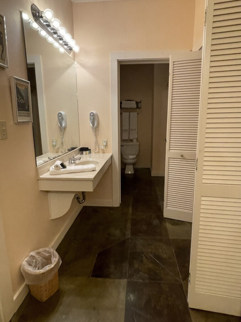 Suite 2